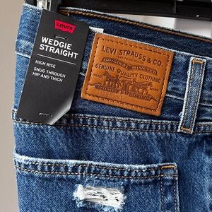 NWT Levi’s Wedgie Straight Jeans 29x28